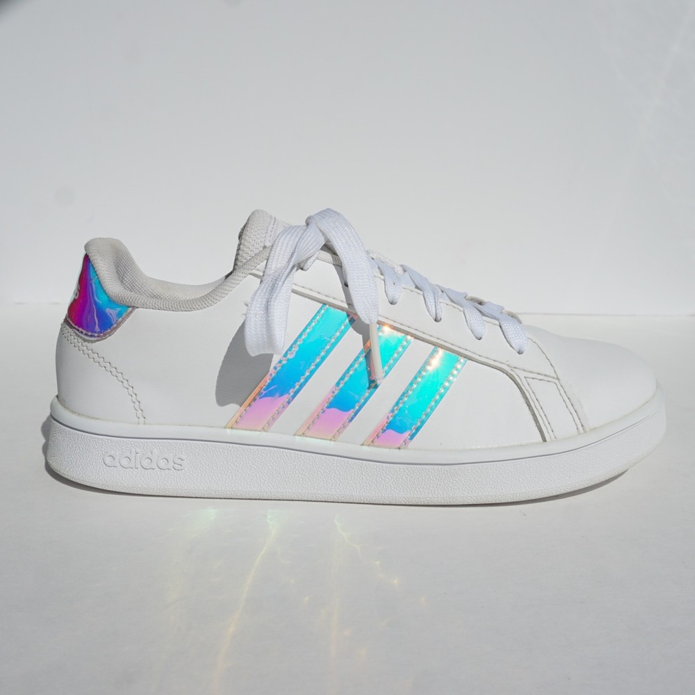 Adidas - kids - white sneakers with holographic details - December 2020